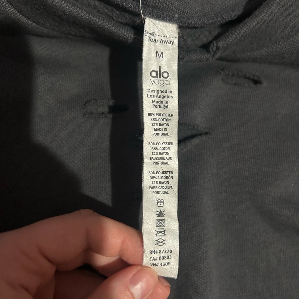Alo Yoga RIPPED WARRIOR SWEATSHIRT - Picture 4 of 5
